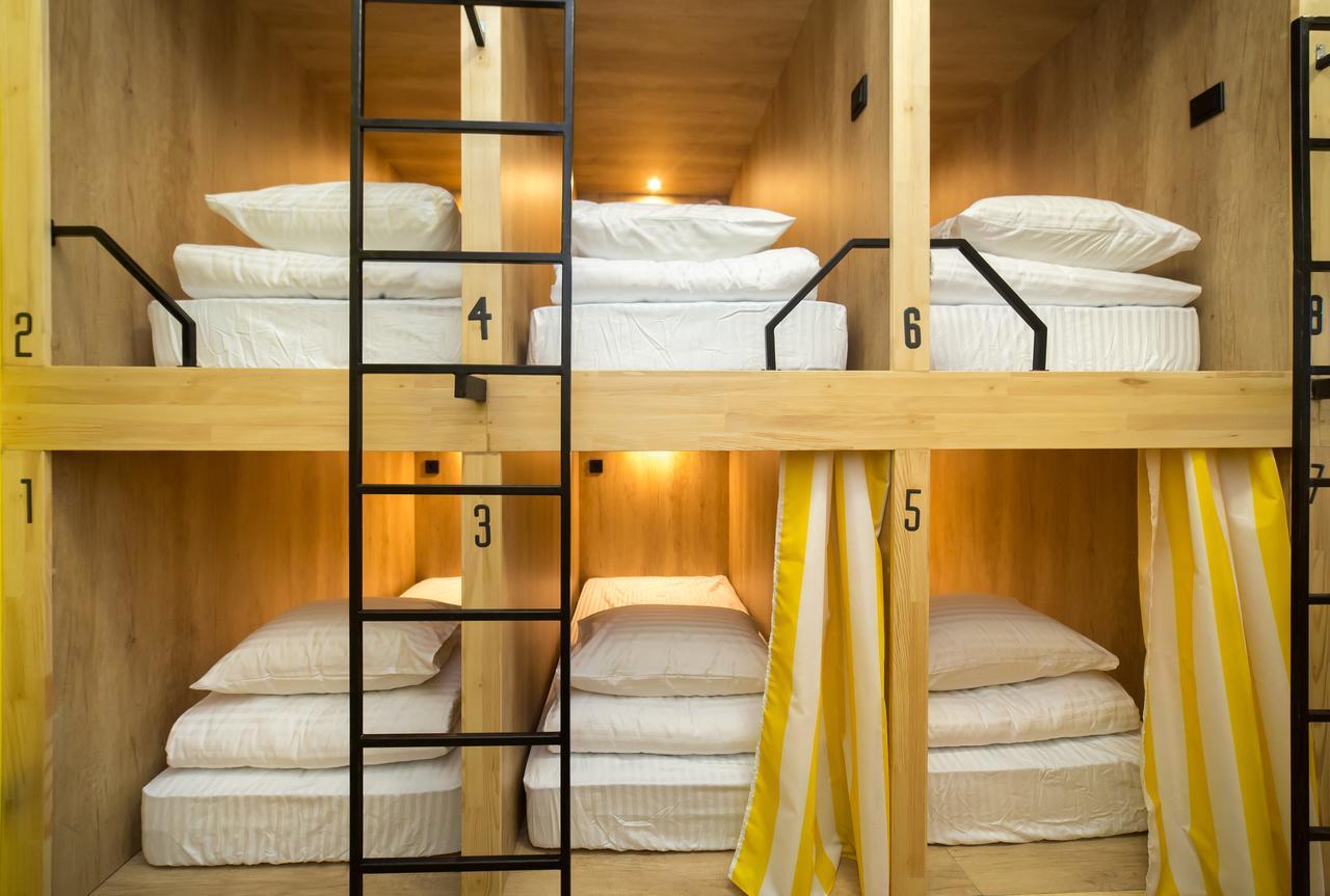Hotel Bee Station Kiev Bagian luar foto