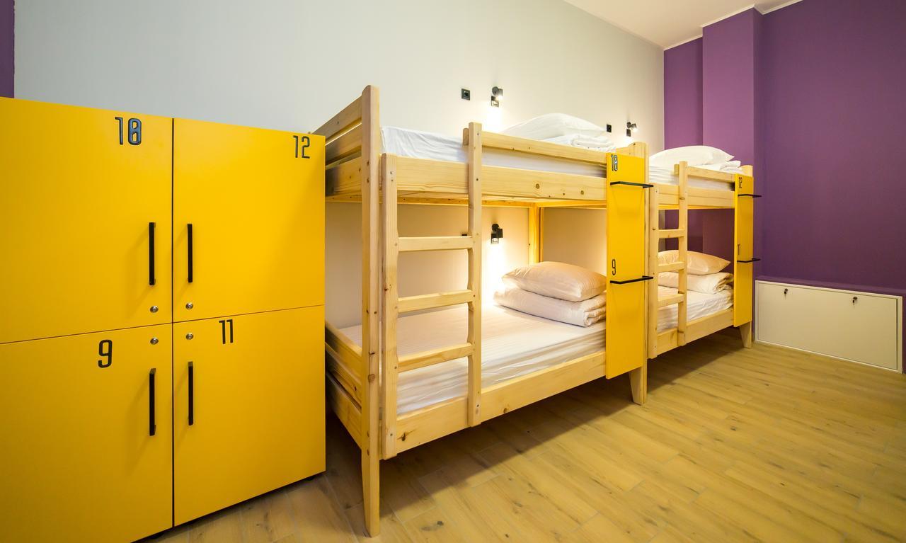 Hotel Bee Station Kiev Bagian luar foto