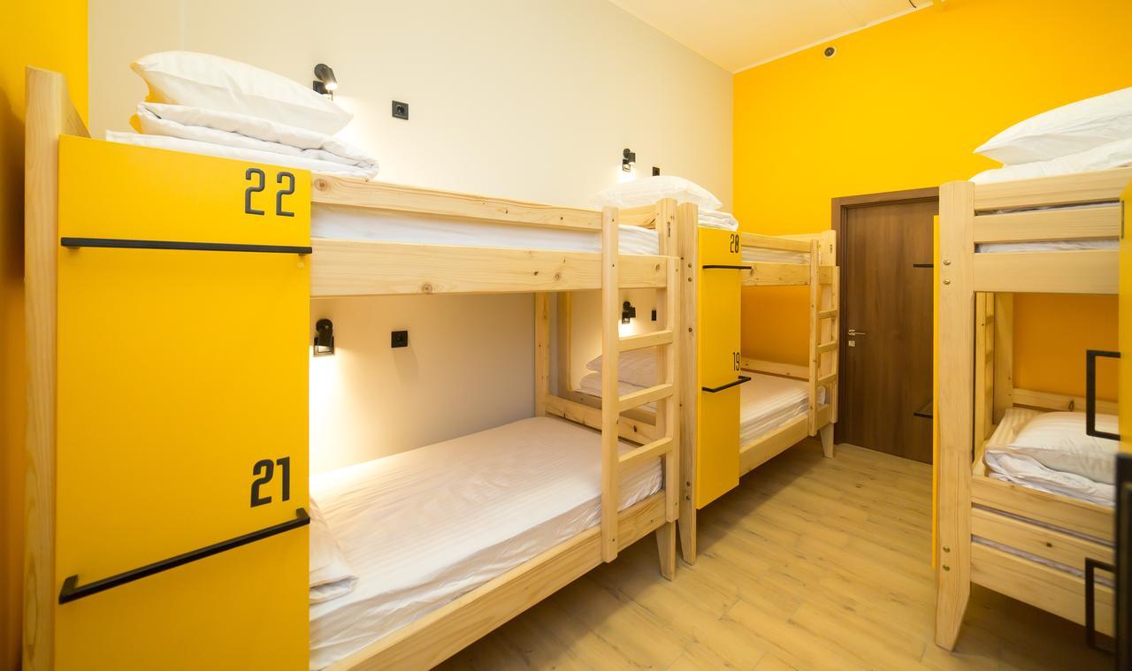 Hotel Bee Station Kiev Bagian luar foto