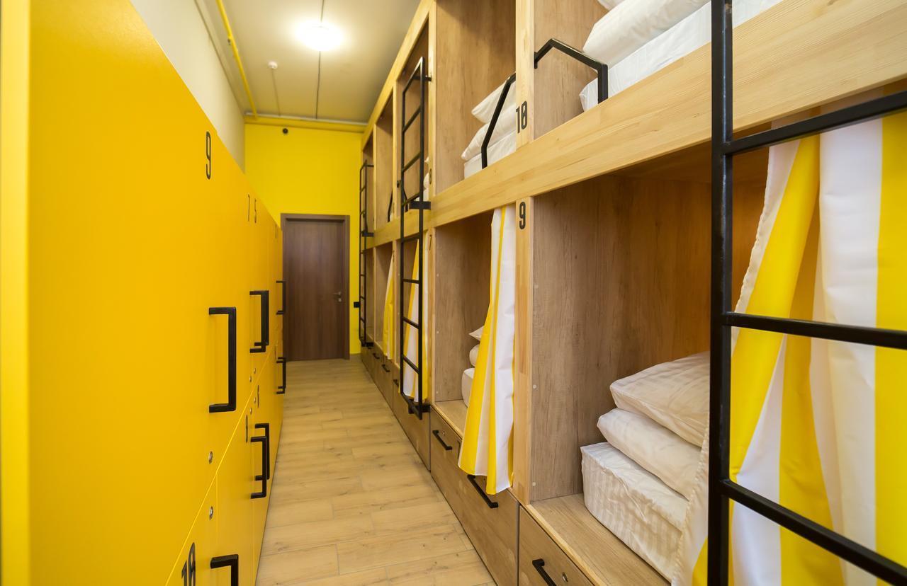 Hotel Bee Station Kiev Bagian luar foto
