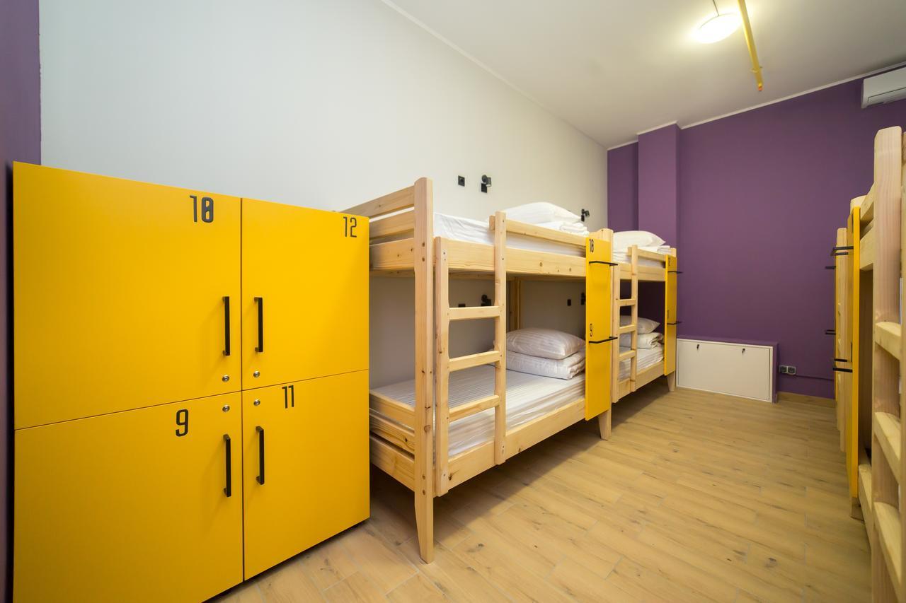 Hotel Bee Station Kiev Bagian luar foto